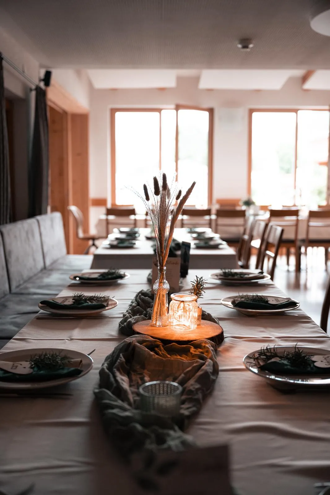 Speisen und feiern im großen Aufenthaltsraum